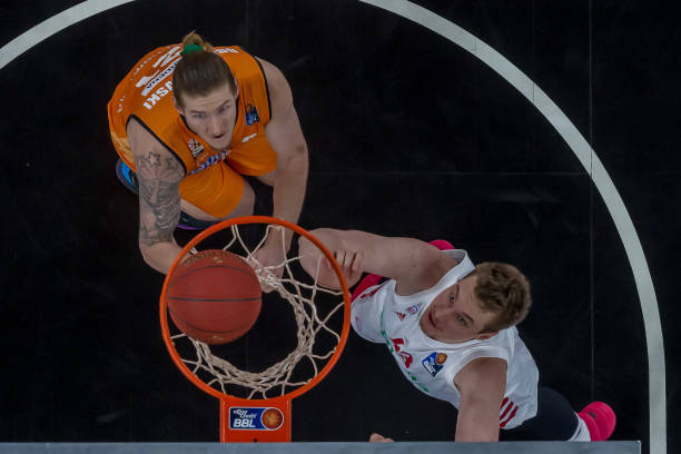 辽宁队凭借 辽宁队凭借